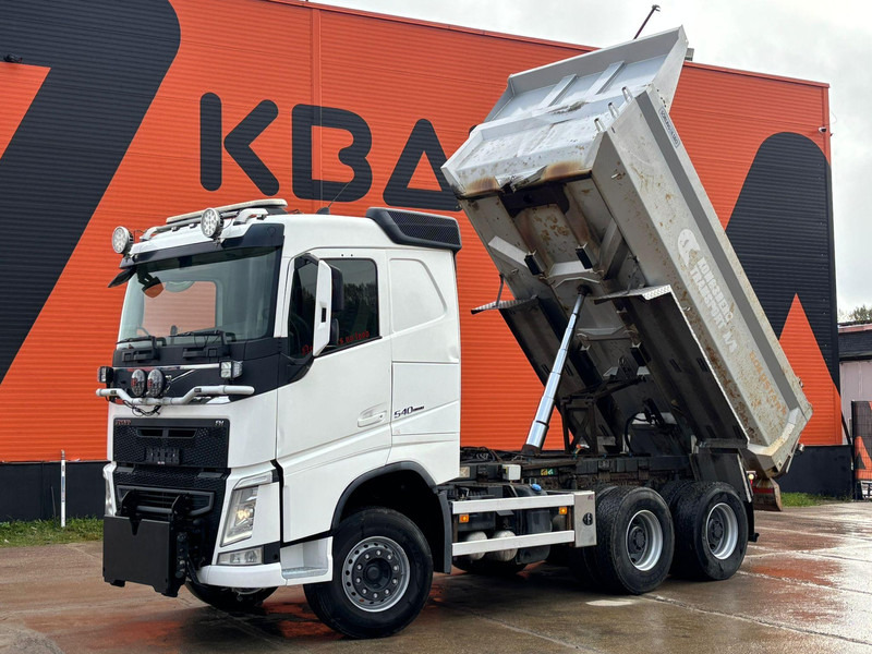 Volvo FH 540 6x4 RETARDER / TANDEM AXLE LIFT / SNOWPLOW EQUIPMENT / BOX L = 4473 mm - Camion benne: photos 2 Volvo FH 540 6x4 RETARDER / TANDEM AXLE LIFT / SNOWPLOW EQUIPMENT / BOX L = 4473 mm - Camion benne: photos 2