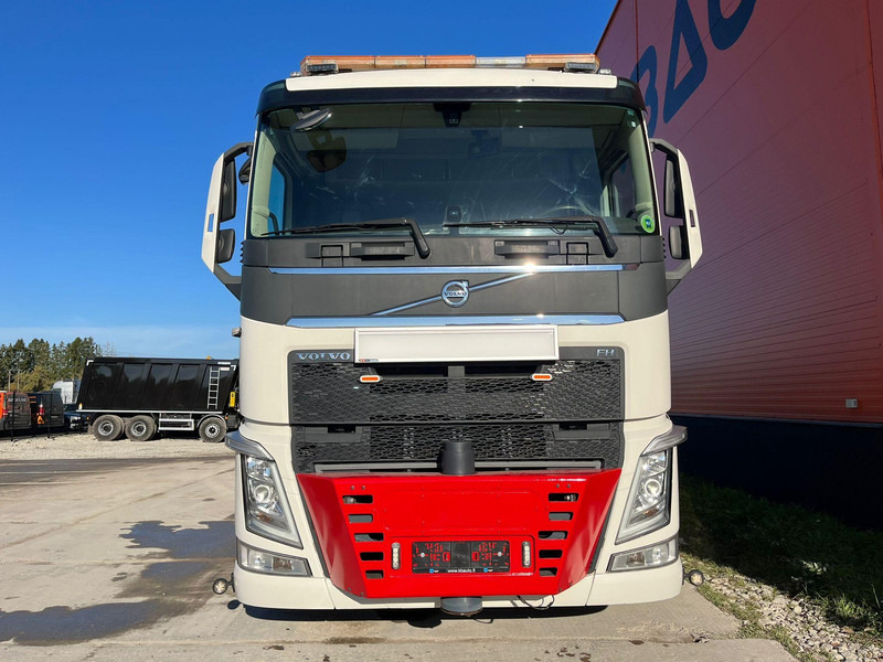 Volvo FH 540 8x2*6 HMF 8520 K6 + JIB + WINCH / PLATFORM L=6359 mm - Camion plateau, Camion grue: photos 3 Volvo FH 540 8x2*6 HMF 8520 K6 + JIB + WINCH / PLATFORM L=6359 mm - Camion plateau, Camion grue: photos 3