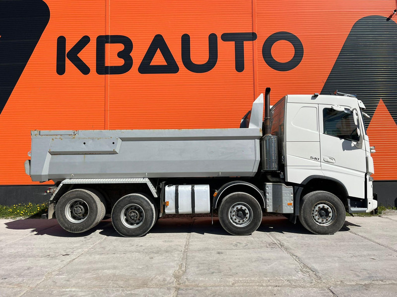 Volvo FH 540 8x4 RETARDER / TANDEM AXLE LIFT / BIG AXLES / BOX L=5704 mm - Camion benne: photos 4 Volvo FH 540 8x4 RETARDER / TANDEM AXLE LIFT / BIG AXLES / BOX L=5704 mm - Camion benne: photos 4