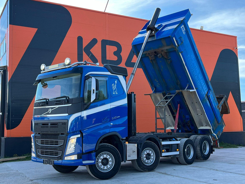 Volvo FH 540 8x4 TANDEM AXLE LIFT / BIG AXLES / BOX L=5712 mm - Camion benne: photos 2 Volvo FH 540 8x4 TANDEM AXLE LIFT / BIG AXLES / BOX L=5712 mm - Camion benne: photos 2