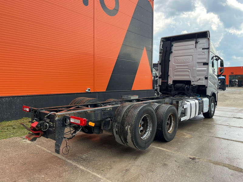 Volvo FH 750 6x4 CHASSIS L=6970 / RETARDER / PTO / TANDEM AXLE LIFT - Châssis cabine: photos 5 Volvo FH 750 6x4 CHASSIS L=6970 / RETARDER / PTO / TANDEM AXLE LIFT - Châssis cabine: photos 5