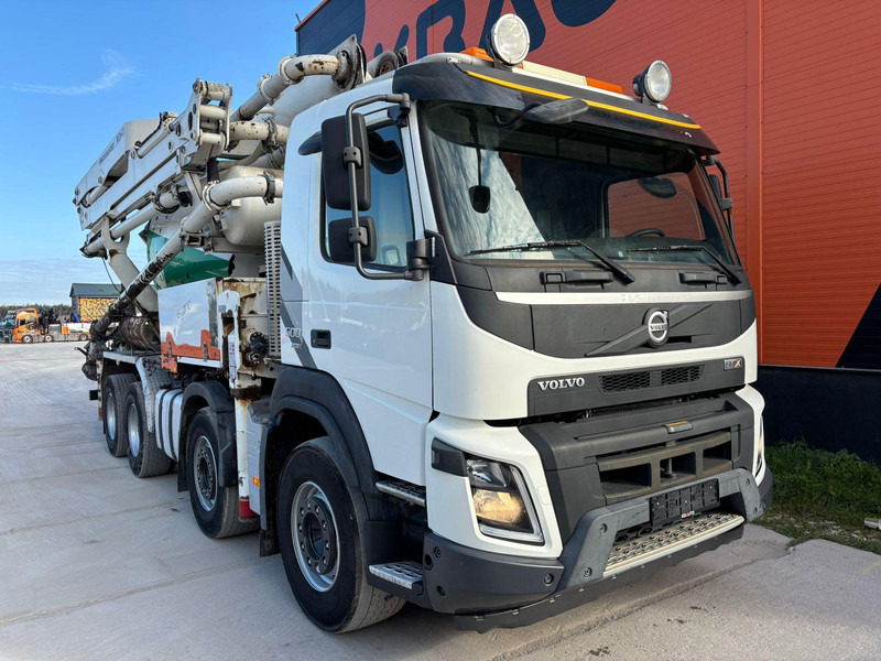 Volvo FMX 500 8x4 PUMI 24-3 - 24 m - 2303 hours / 7 m3 / FULL STEEL - Camion malaxeur: photos 4 Volvo FMX 500 8x4 PUMI 24-3 - 24 m - 2303 hours / 7 m3 / FULL STEEL - Camion malaxeur: photos 4