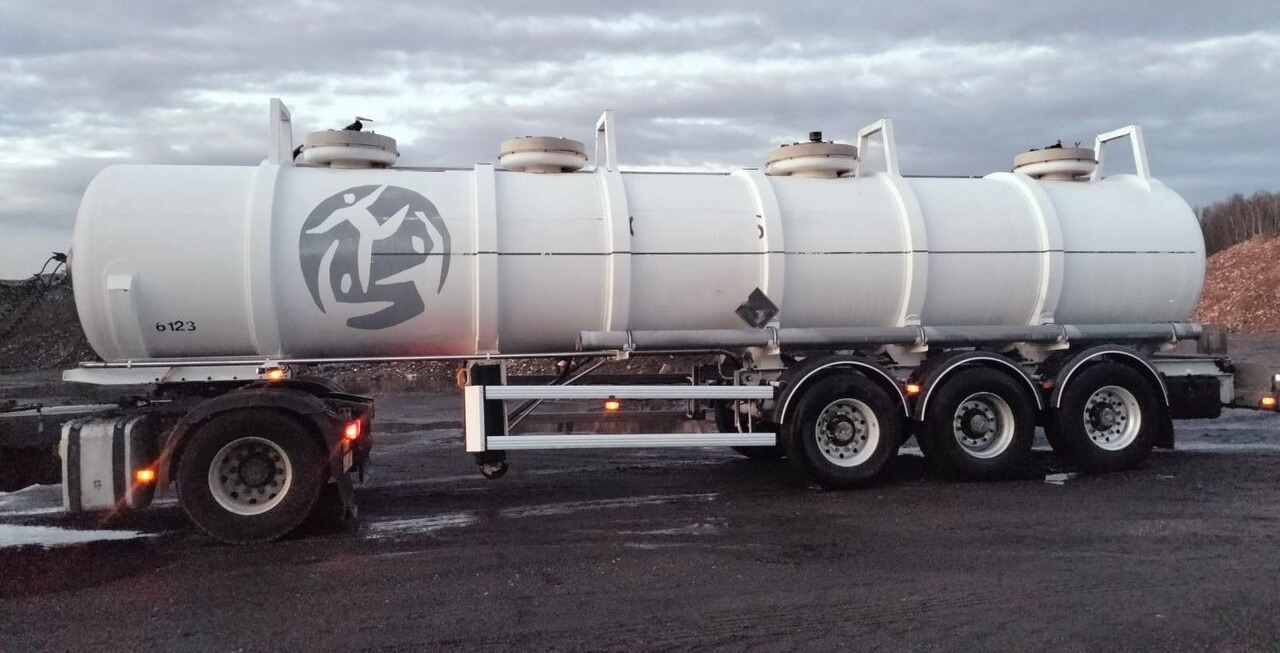 Guhur ADR L4BN/ chemiczna / polyester / poj. 24.600L - Semi-remorque citerne: photos 5 Guhur ADR L4BN/ chemiczna / polyester / poj. 24.600L - Semi-remorque citerne: photos 5