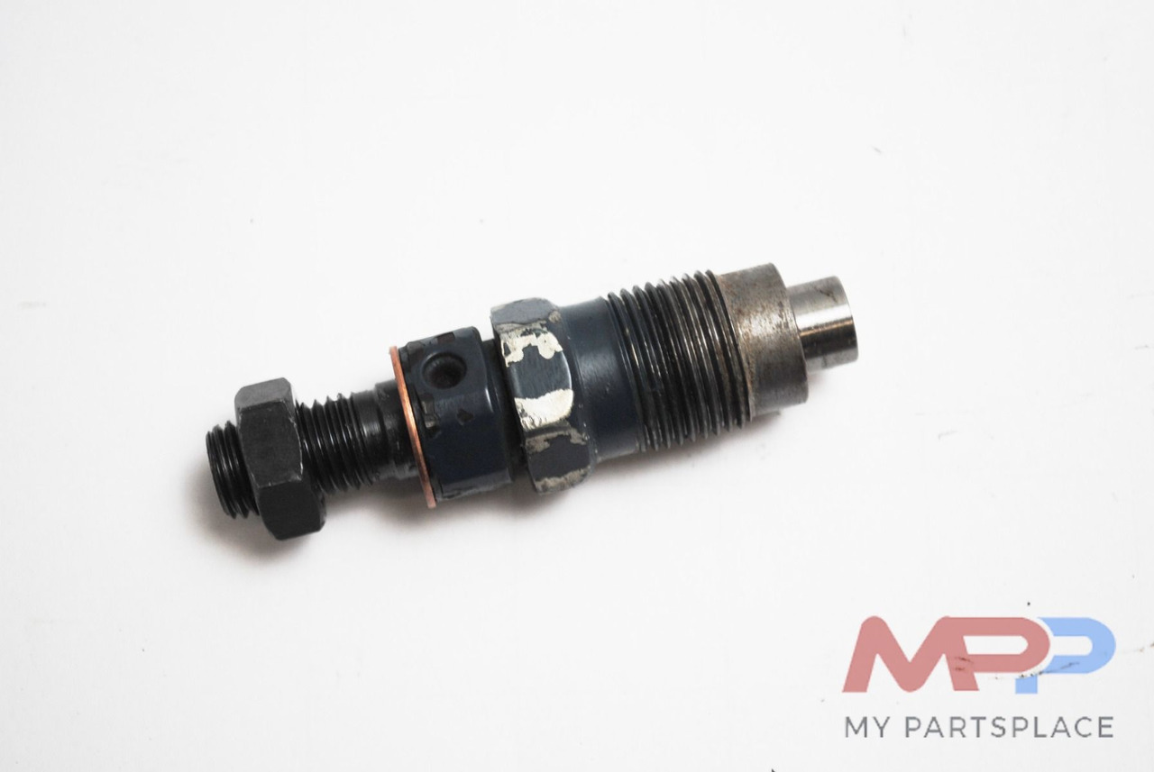 Kubota - Injecteur pour Machine agricole: photos 1 Kubota - Injecteur pour Machine agricole: photos 1