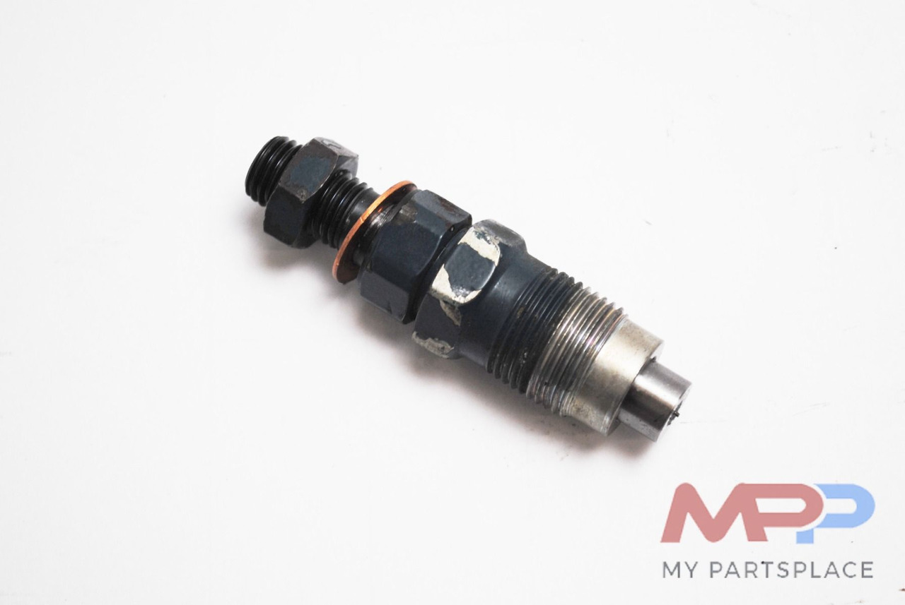 Kubota - Injecteur pour Machine agricole: photos 2 Kubota - Injecteur pour Machine agricole: photos 2