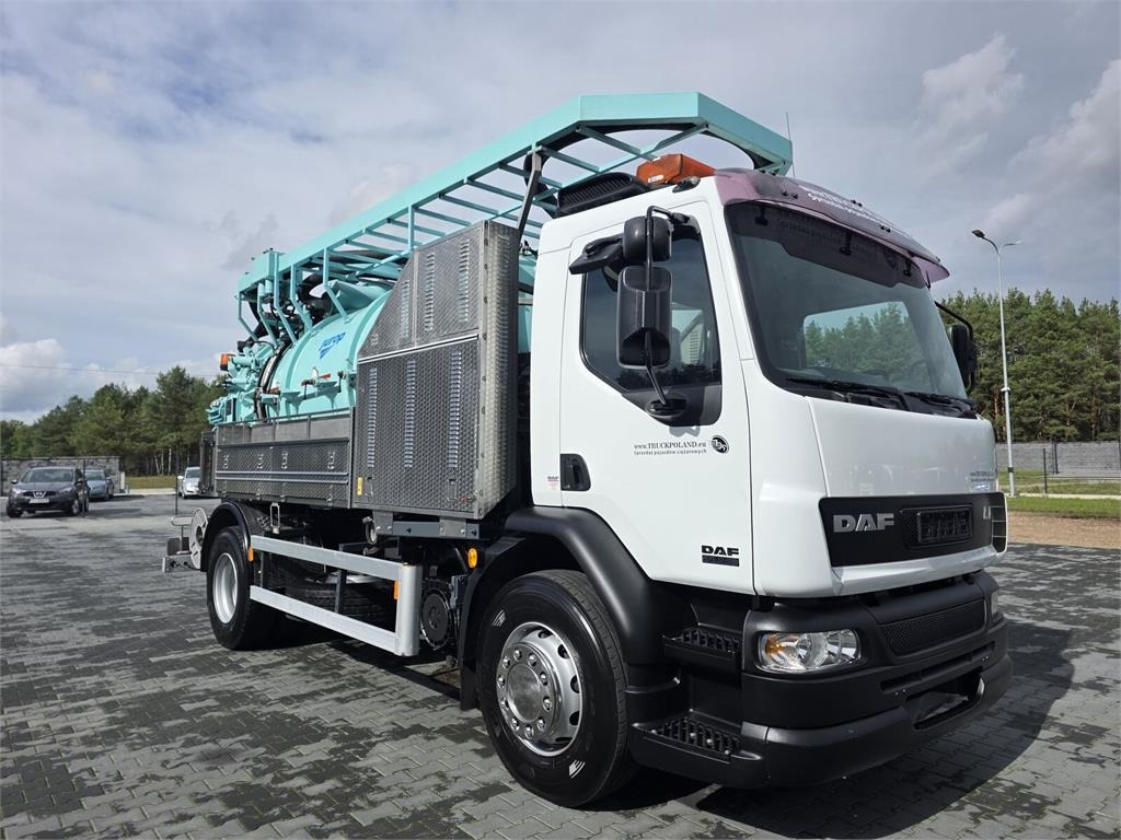 DAF WUKO JUROP KOMBI FOR SEWAGE CLEANING - Camion hydrocureur: photos 2 DAF WUKO JUROP KOMBI FOR SEWAGE CLEANING - Camion hydrocureur: photos 2