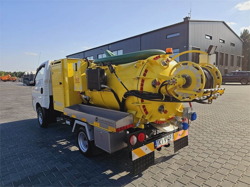 Isuzu Kia on categories B COMBI WUKO FOR DUCT CLEANING 2 - Camion hydrocureur: photos 5 Isuzu Kia on categories B COMBI WUKO FOR DUCT CLEANING 2 - Camion hydrocureur: photos 5