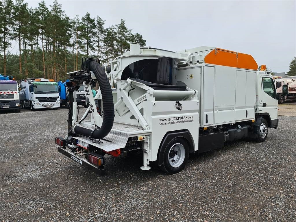 Mitsubishi CANTER odkurzacz koparka ssąca Saugbagger CITY SAU - Camion hydrocureur: photos 2 Mitsubishi CANTER odkurzacz koparka ssąca Saugbagger CITY SAU - Camion hydrocureur: photos 2