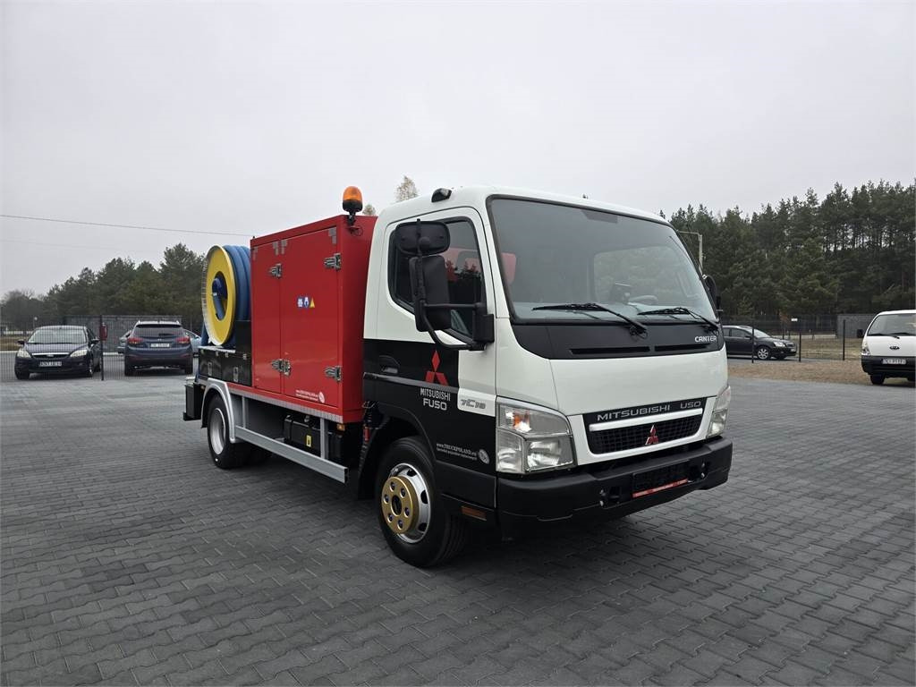Mitsubishi RIONED COMBI WUKO FOR CLEANING SEWAGE - Camion hydrocureur: photos 2 Mitsubishi RIONED COMBI WUKO FOR CLEANING SEWAGE - Camion hydrocureur: photos 2