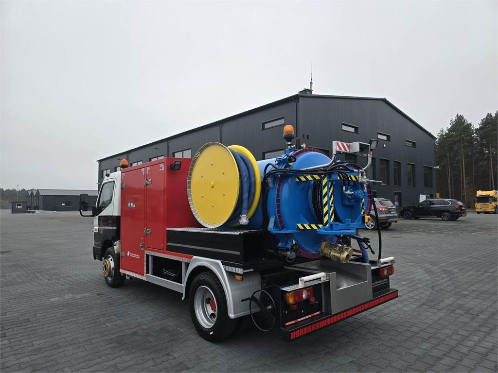 Mitsubishi RIONED COMBI WUKO FOR CLEANING SEWAGE - Camion hydrocureur: photos 4 Mitsubishi RIONED COMBI WUKO FOR CLEANING SEWAGE - Camion hydrocureur: photos 4