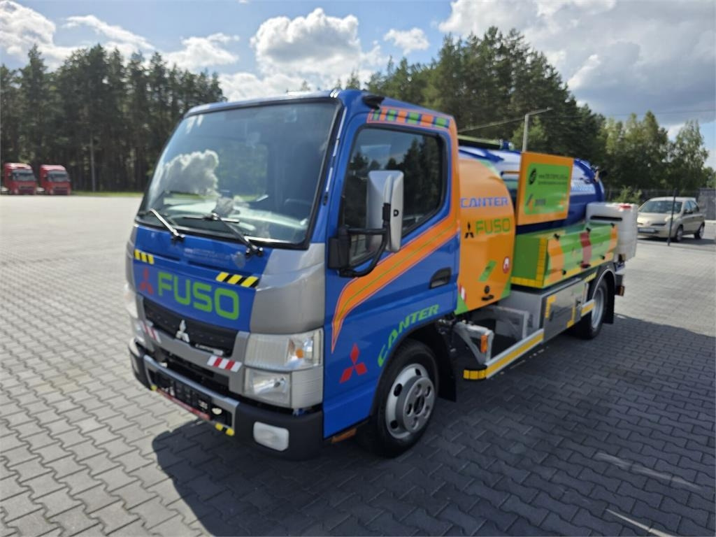 Mitsubishi ROM KOKS SMART COMBI WUKO HOT WATER FOR CLEANING S - Camion hydrocureur: photos 3 Mitsubishi ROM KOKS SMART COMBI WUKO HOT WATER FOR CLEANING S - Camion hydrocureur: photos 3