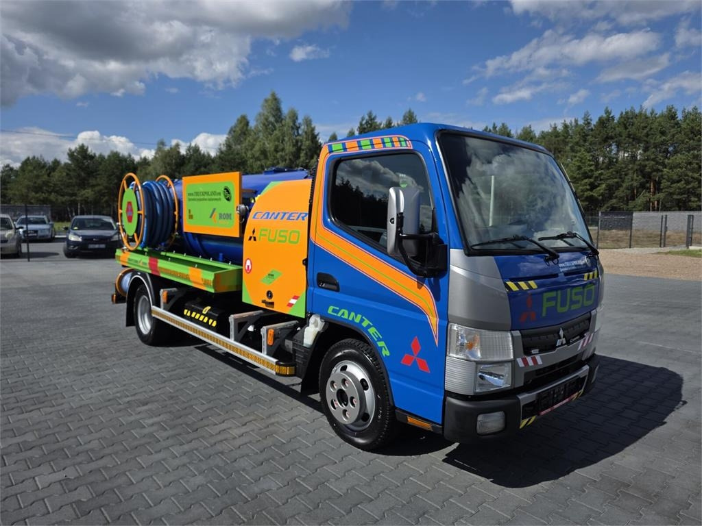 Mitsubishi ROM SMART COMBI WUKO HOT WATER FOR CLEANING SEWAGE - Camion hydrocureur: photos 2 Mitsubishi ROM SMART COMBI WUKO HOT WATER FOR CLEANING SEWAGE - Camion hydrocureur: photos 2