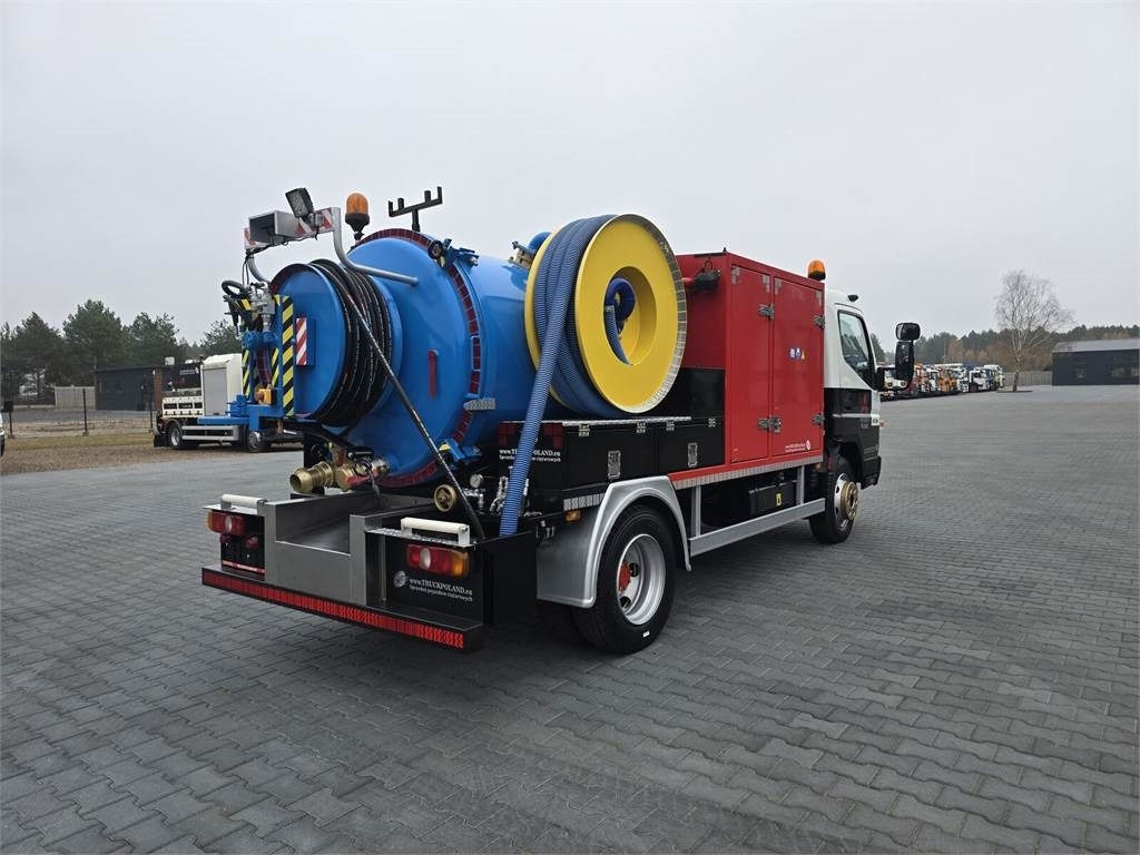 Mitsubishi RIONED COMBI WUKO FOR CLEANING SEWAGE - Véhicule de voirie/ Spécial: photos 1 Mitsubishi RIONED COMBI WUKO FOR CLEANING SEWAGE - Véhicule de voirie/ Spécial: photos 1