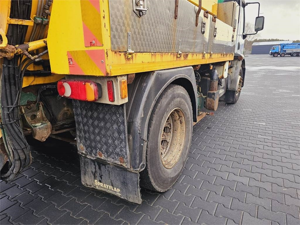Camion hydrocureur Volvo FULLER TANKERS 2008 WUKO for collecting liquid was: photos 17