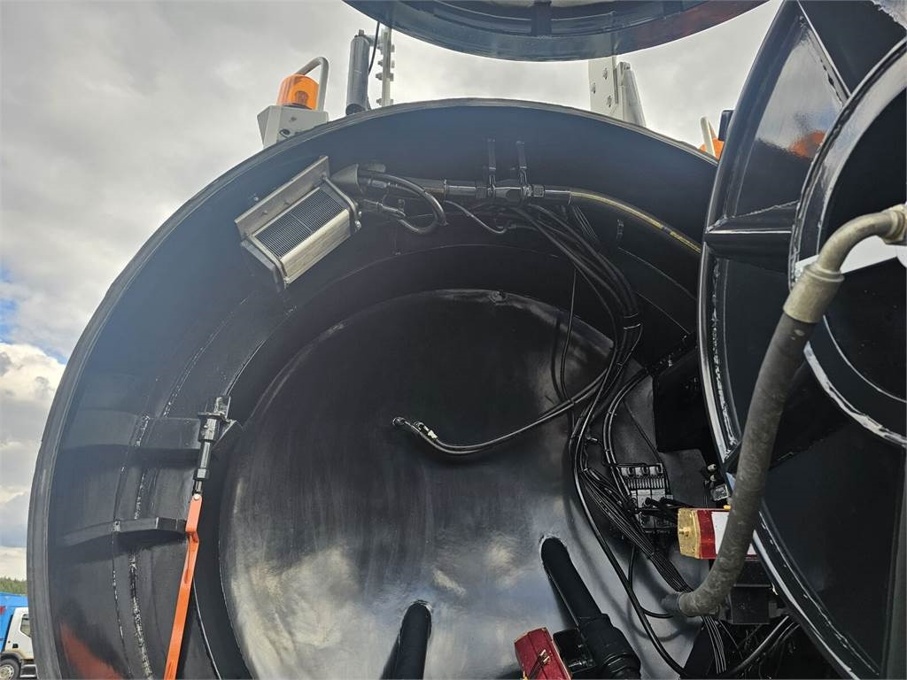 Camion hydrocureur Volvo WUKO ADR ROLBA FOR CLEANING CHANNELS COMBI: photos 25