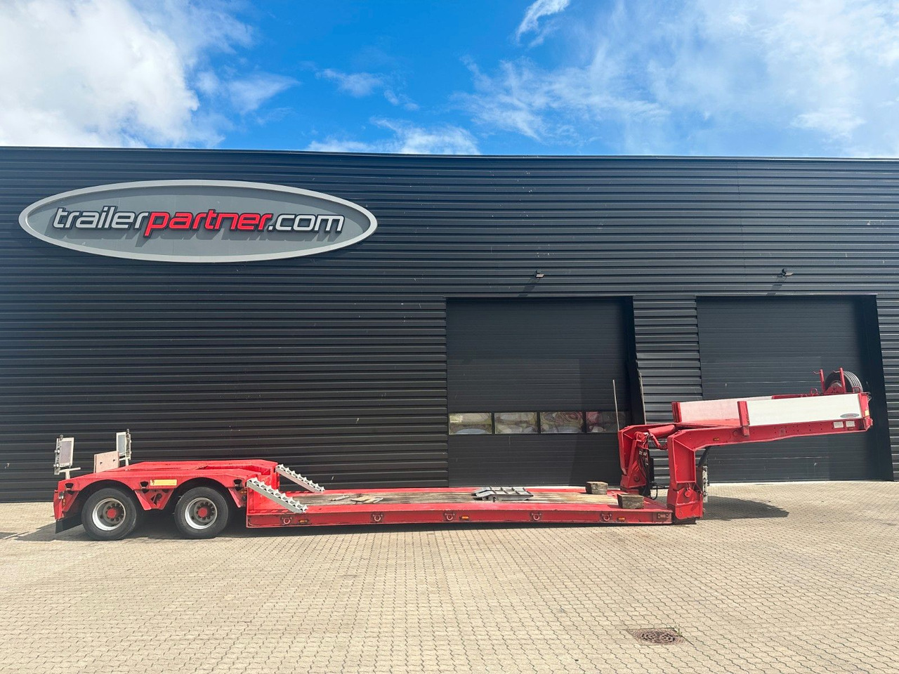 Faymonville Megamax 2 achs. tiefbett - Semi-remorque surbaissé: photos 1 Faymonville Megamax 2 achs. tiefbett - Semi-remorque surbaissé: photos 1