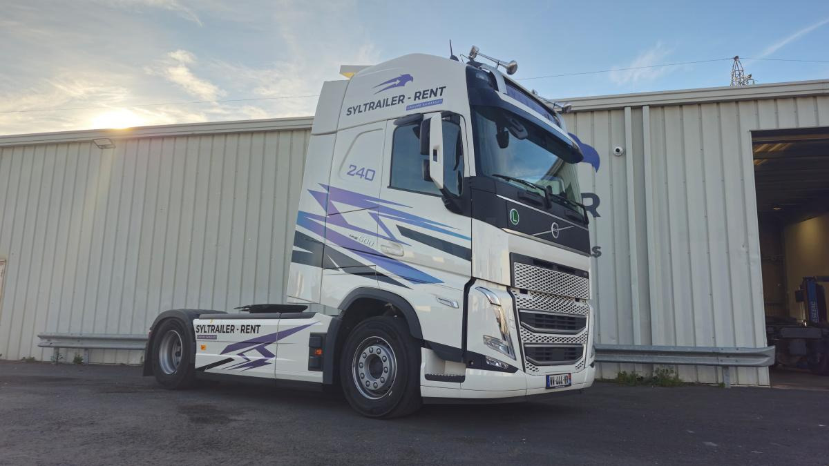 Volvo FH 500 Globetrotter XXL (Location / Rent) - Tracteur routier: photos 1 Volvo FH 500 Globetrotter XXL (Location / Rent) - Tracteur routier: photos 1