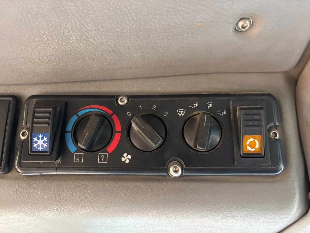 Tombereau articulé Bell B 25 D - B25D - B 30: photos 20