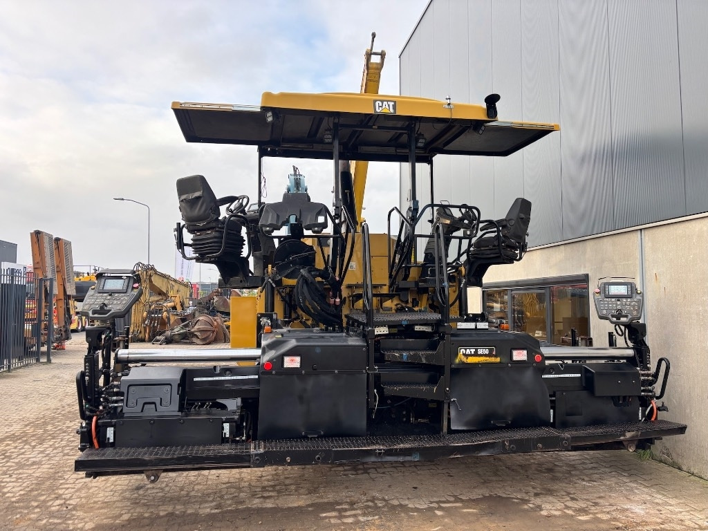 CAT AP 500 F - AP500 Asphalt Paver - Finisseur: photos 3 CAT AP 500 F - AP500 Asphalt Paver - Finisseur: photos 3