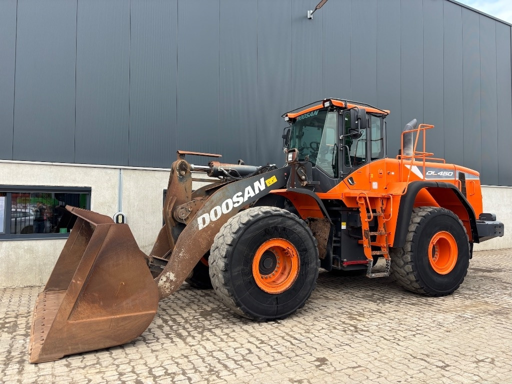 Doosan DL 450-5 - DL 420 - - Chargeuse sur pneus: photos 1 Doosan DL 450-5 - DL 420 - - Chargeuse sur pneus: photos 1