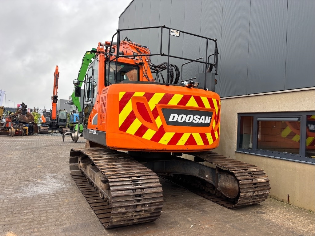 Doosan DX 235 LCR-5 - DX 235 - DX 225 - Pelle sur chenille: photos 4 Doosan DX 235 LCR-5 - DX 235 - DX 225 - Pelle sur chenille: photos 4