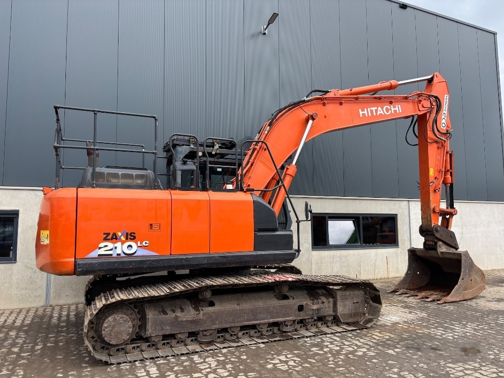 Hitachi ZX 210 LC-6 - Pelle sur chenille: photos 5 Hitachi ZX 210 LC-6 - Pelle sur chenille: photos 5