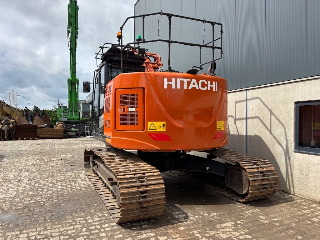 Hitachi ZX 225 US LC-6 - ZX225USLC - ZX 225 USLC - Pelle sur chenille: photos 4 Hitachi ZX 225 US LC-6 - ZX225USLC - ZX 225 USLC - Pelle sur chenille: photos 4
