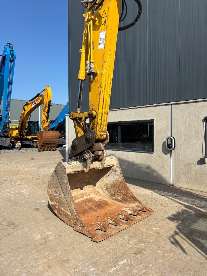 Komatsu HB 215LC-3 HB 215 - PC 210 - PC210LC-11 - Pelle sur chenille: photos 4 Komatsu HB 215LC-3 HB 215 - PC 210 - PC210LC-11 - Pelle sur chenille: photos 4