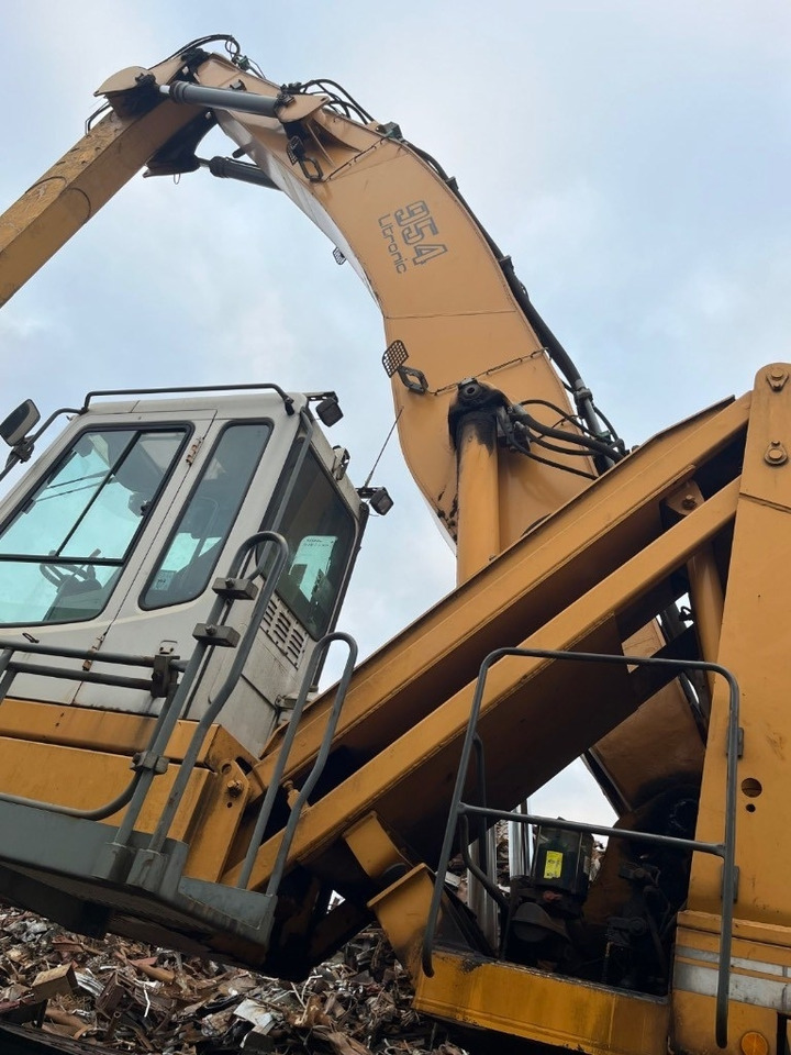 Liebherr A 954 B HD - Pelle de manutention: photos 3 Liebherr A 954 B HD - Pelle de manutention: photos 3