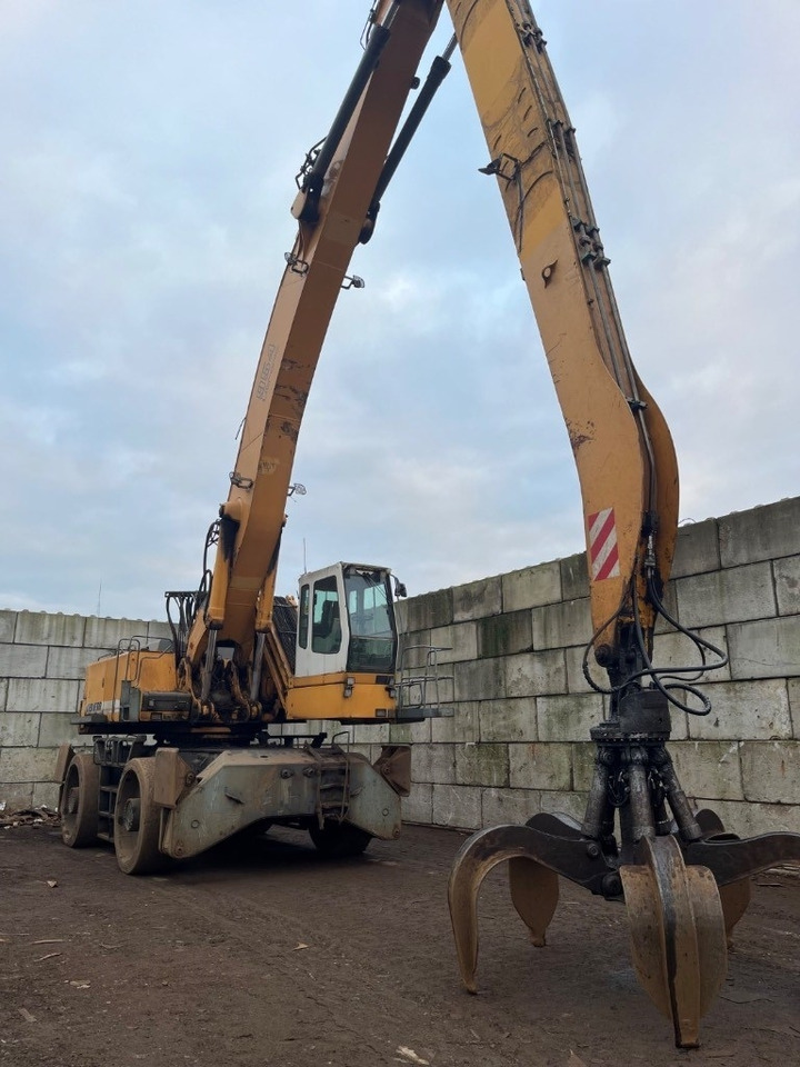 Liebherr A 954 B HD - Pelle de manutention: photos 1 Liebherr A 954 B HD - Pelle de manutention: photos 1