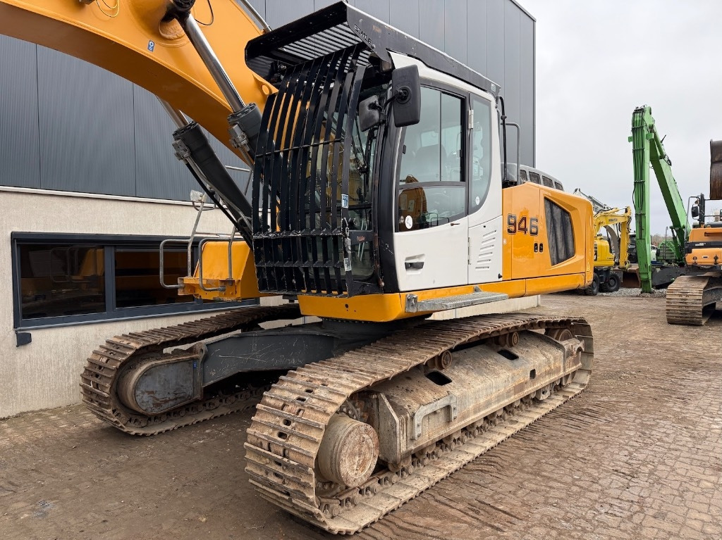 Liebherr R 946 LC - R946 - R946LC - R 938 - Pelle sur chenille: photos 2 Liebherr R 946 LC - R946 - R946LC - R 938 - Pelle sur chenille: photos 2