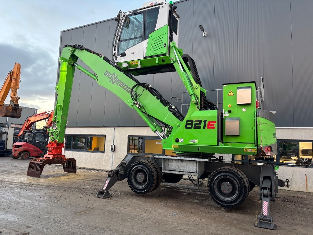 Sennebogen 821 E Electric - 821M Electric - Pelle de manutention: photos 1 Sennebogen 821 E Electric - 821M Electric - Pelle de manutention: photos 1