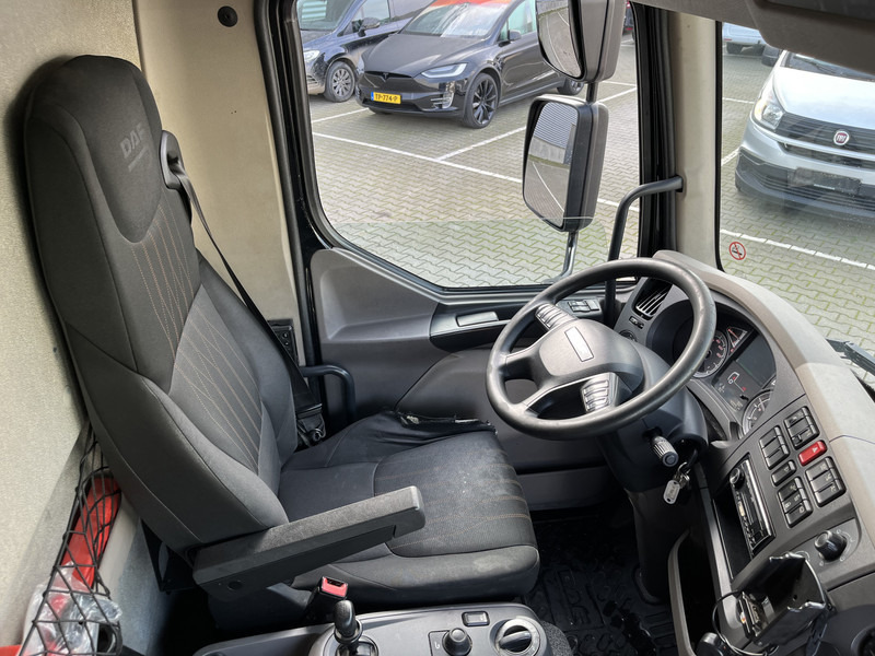DAF LF 180 FA Euro 6 / 12 Ton / 400 dkm / Box / Laadklep - Camion fourgon: photos 3 DAF LF 180 FA Euro 6 / 12 Ton / 400 dkm / Box / Laadklep - Camion fourgon: photos 3