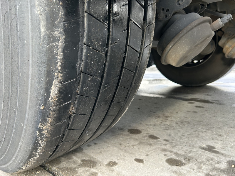 Semi-remorque rideaux coulissants Krone Profi Liner / Schuifzeil / Kooi Aap / Stuur + Liftas / APK 08-26: photos 8 Semi-remorque rideaux coulissants Krone Profi Liner / Schuifzeil / Kooi Aap / Stuur + Liftas / APK 08-26: photos 8