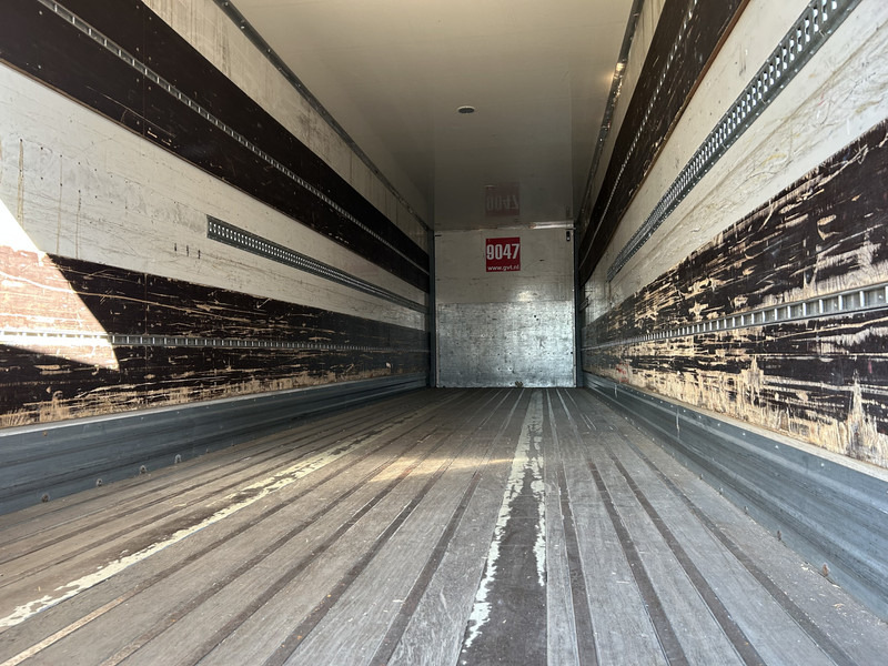 Renders ROC 12.10 City / Box / Loadlift 2000 kg / NL Trailer - Semi-remorque fourgon: photos 3 Renders ROC 12.10 City / Box / Loadlift 2000 kg / NL Trailer - Semi-remorque fourgon: photos 3