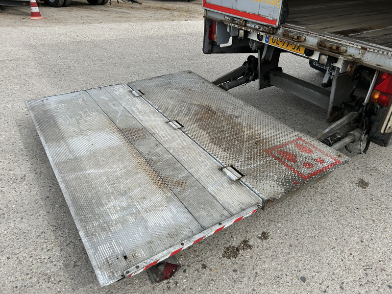 Renders ROC 12.10 City / Curtainside / Loadlift 2000 kg / NL Trailer - Semi-remorque rideaux coulissants: photos 5 Renders ROC 12.10 City / Curtainside / Loadlift 2000 kg / NL Trailer - Semi-remorque rideaux coulissants: photos 5