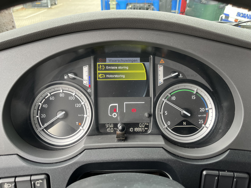 DAF XF 440 FT SC / Mega - Low Deck / 2 Tanks / Stand Klima / New Tacho V2 - Tracteur routier: photos 4 DAF XF 440 FT SC / Mega - Low Deck / 2 Tanks / Stand Klima / New Tacho V2 - Tracteur routier: photos 4