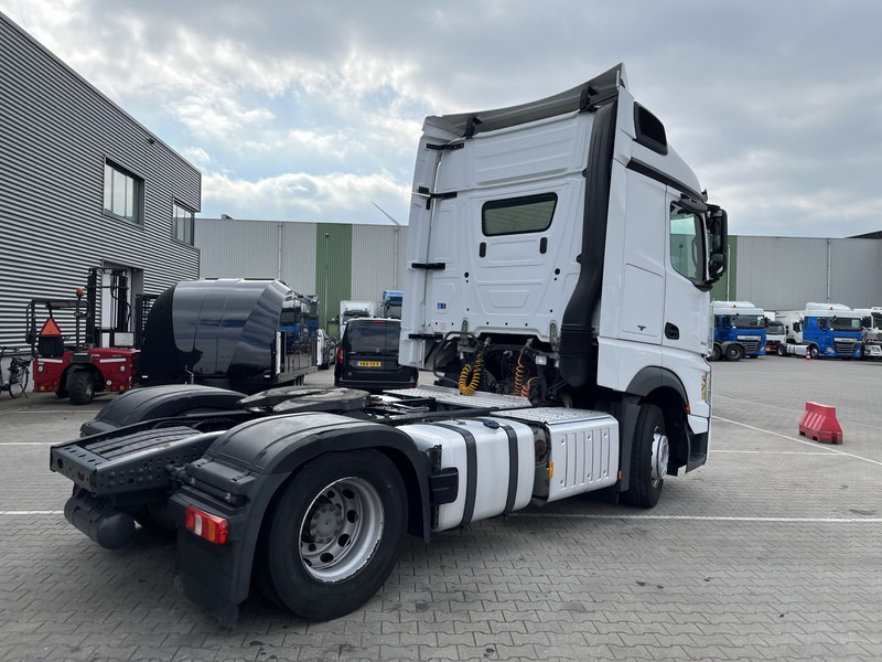 Mercedes-Benz Actros 1842 Streamspace / 724 dkm / 2 Tanks / Stand Airco / NL Truck - Tracteur routier: photos 2 Mercedes-Benz Actros 1842 Streamspace / 724 dkm / 2 Tanks / Stand Airco / NL Truck - Tracteur routier: photos 2