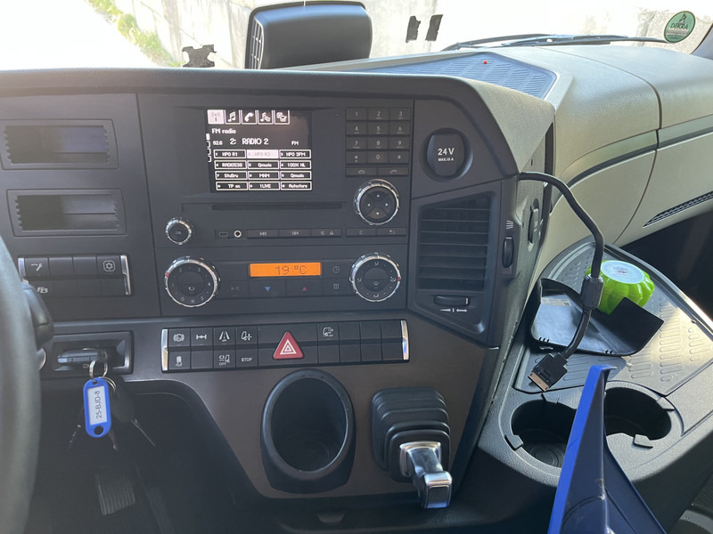 Mercedes-Benz Actros 1842 Streamspace / 840 dkm / 2 Tanks / NL Truck - Tracteur routier: photos 5 Mercedes-Benz Actros 1842 Streamspace / 840 dkm / 2 Tanks / NL Truck - Tracteur routier: photos 5