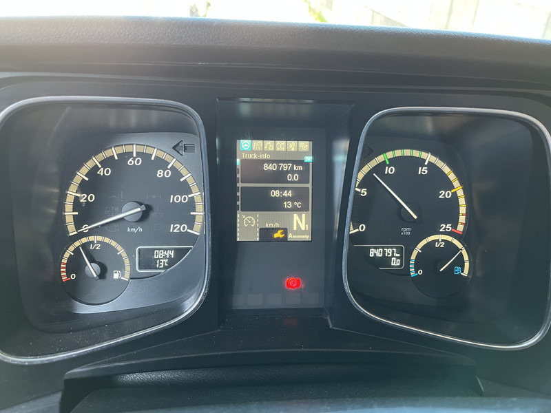 Mercedes-Benz Actros 1842 Streamspace / 840 dkm / 2 Tanks / NL Truck - Tracteur routier: photos 4 Mercedes-Benz Actros 1842 Streamspace / 840 dkm / 2 Tanks / NL Truck - Tracteur routier: photos 4