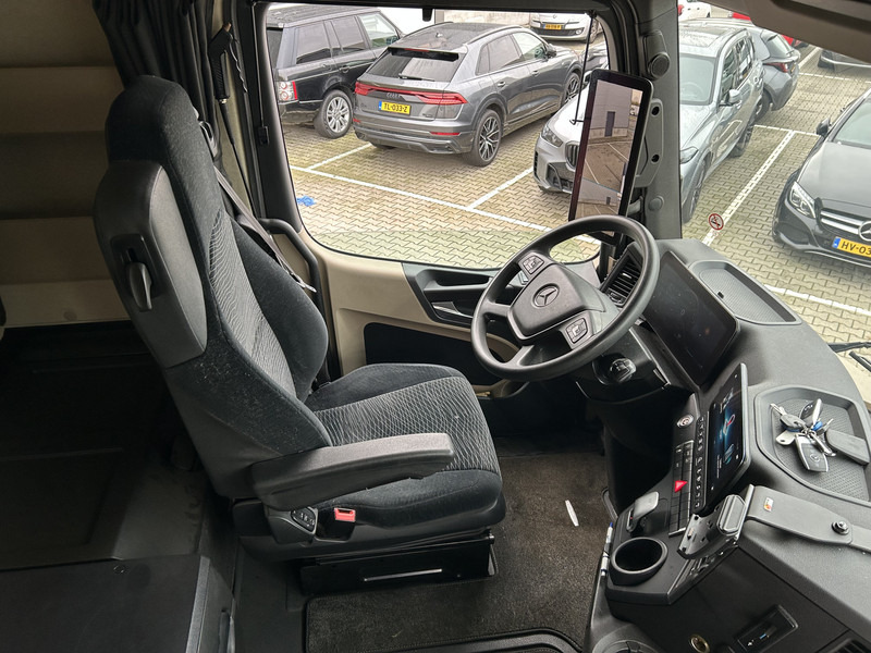 Mercedes-Benz Actros 1845 Bigspace / 314 dkm / Mirror Cams / 2 Tanks / NL Truck - Tracteur routier: photos 3 Mercedes-Benz Actros 1845 Bigspace / 314 dkm / Mirror Cams / 2 Tanks / NL Truck - Tracteur routier: photos 3
