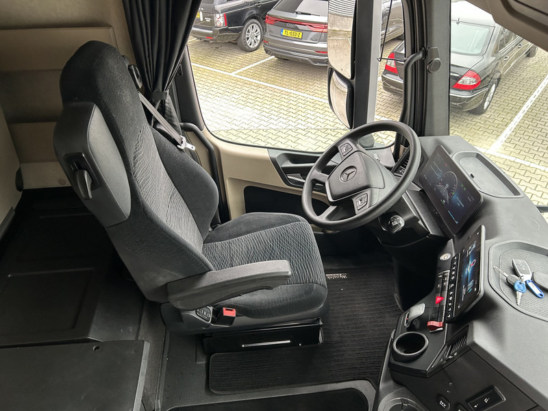Mercedes-Benz Actros 1845 Gigaspace / Tacho V2 / Blower - PTO / Stand Airco / APK 04-26 - Tracteur routier: photos 3 Mercedes-Benz Actros 1845 Gigaspace / Tacho V2 / Blower - PTO / Stand Airco / APK 04-26 - Tracteur routier: photos 3