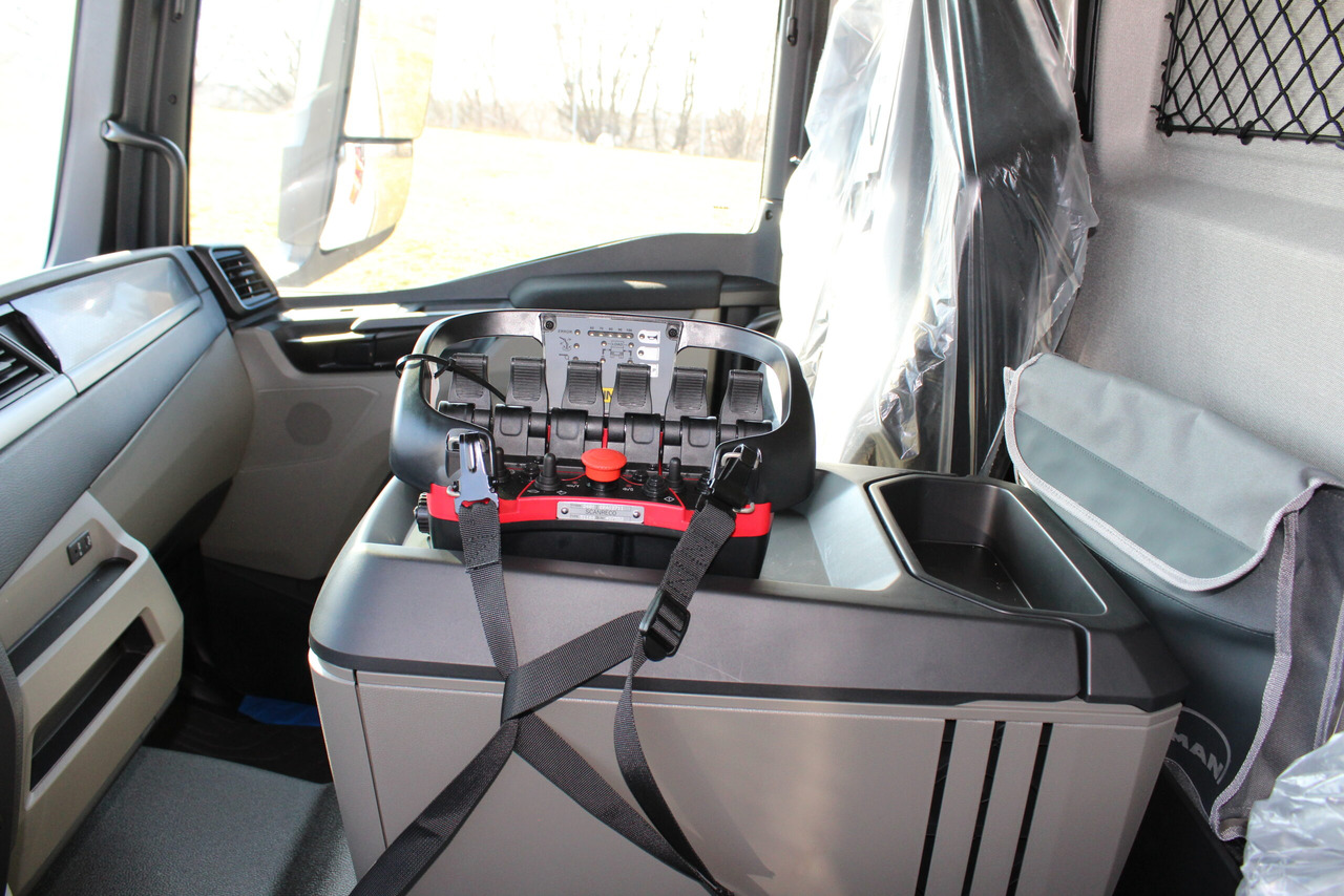 Camion plateau, Camion grue MAN TGM 26.320 6×2-4 PK19.001SLD5 Brädgårdsbil: photos 7