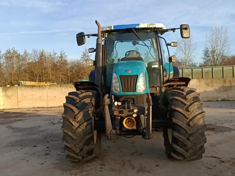 Tracteur agricole New Holland TS135A TS135A: photos 10 Tracteur agricole New Holland TS135A TS135A: photos 10