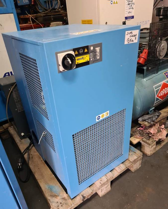 Osuszacz ziębniczy OMEGA 9,5 m3 - Compresseur d'air: photos 2 Osuszacz ziębniczy OMEGA 9,5 m3 - Compresseur d'air: photos 2