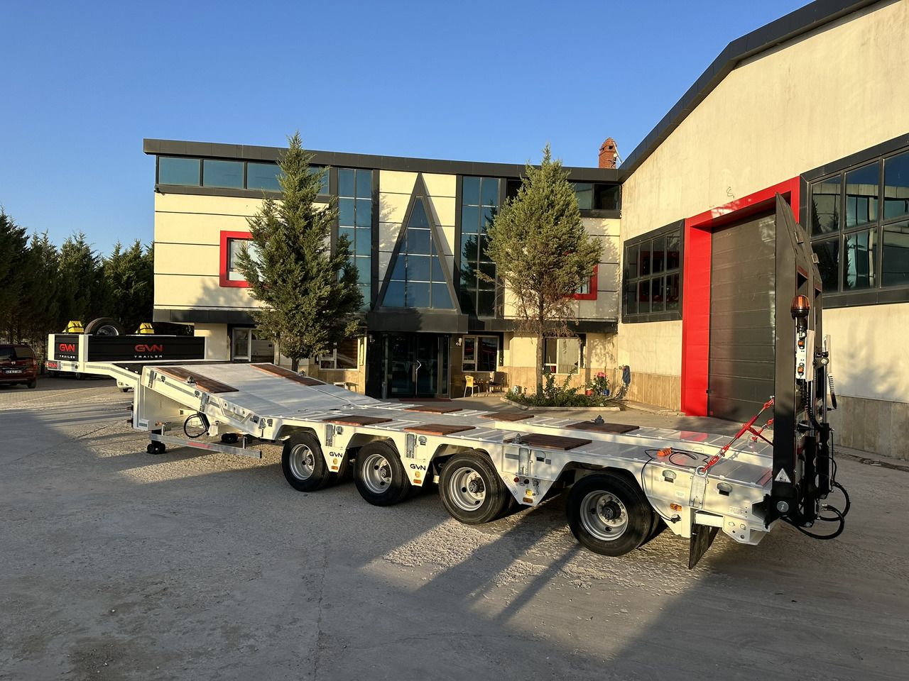 GVN Trailer 4 AXLE HYDRAULIC PLATFORM LOWBED - Semi-remorque surbaissé: photos 3 GVN Trailer 4 AXLE HYDRAULIC PLATFORM LOWBED - Semi-remorque surbaissé: photos 3