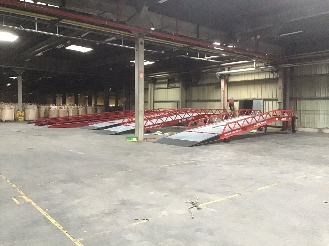 Rampe de chargement neuf **RENTAL** Loading Ramp with with hydraulic tilting bridge -  AZ RAMP - STAR- 8T. 8 ton capacity: photos 14