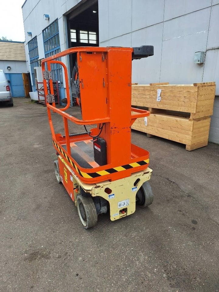 JLG 1230 ES uudet akut!! Muuttoale! - Nacelle ciseaux: photos 3 JLG 1230 ES uudet akut!! Muuttoale! - Nacelle ciseaux: photos 3