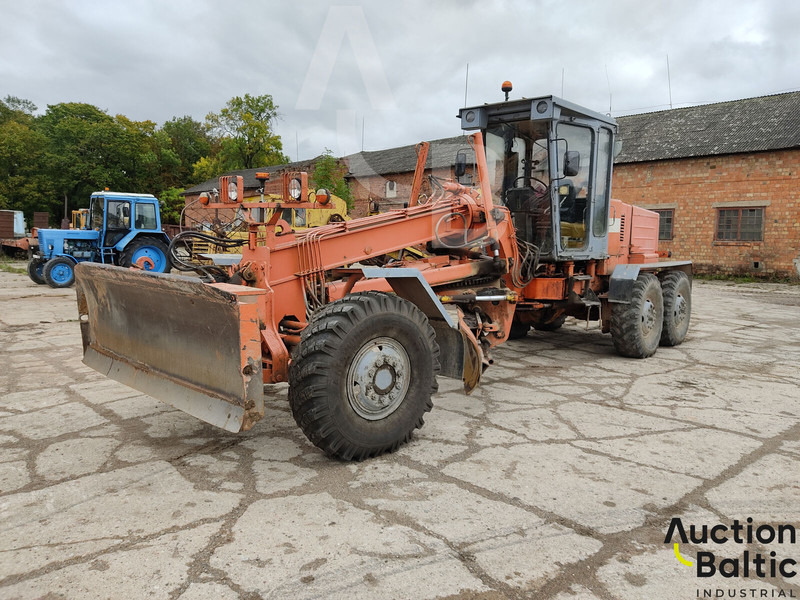 Brianskiy arsenal Brianskij Arsenal GS-14.02 - Niveleuse: photos 2 Brianskiy arsenal Brianskij Arsenal GS-14.02 - Niveleuse: photos 2