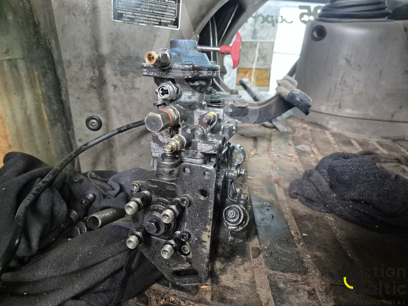 Tractopelle Case 695 SR-4 PS: photos 10 Tractopelle Case 695 SR-4 PS: photos 10